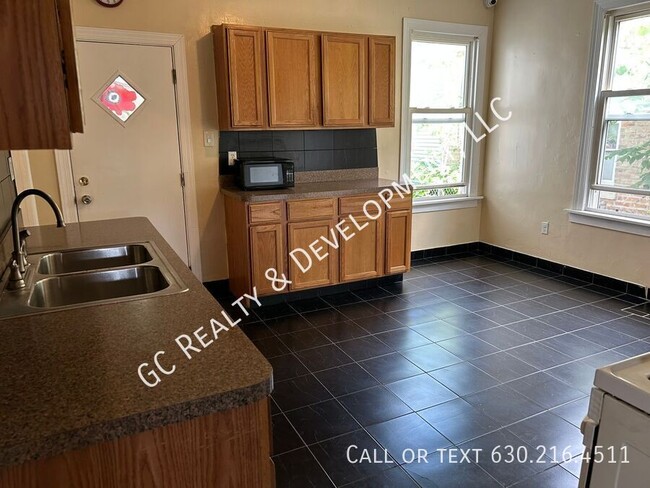 Photo - 10225 S Perry Ave