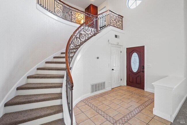 Photo - 606 Roscommon Pl