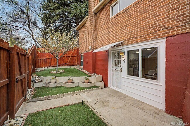 Photo - 3028-3030 N Raleigh St (Duplex) - [OPT 2 6/19/26] Unidad 3028 N Raleigh St