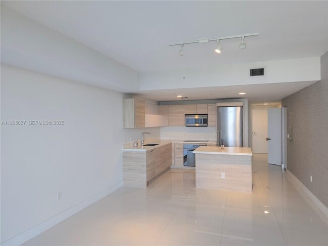 Photo - 16385 Biscayne Blvd Unit 2704
