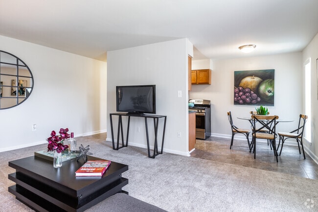 1HAB, 1BA-637 ft² - Coverstone I