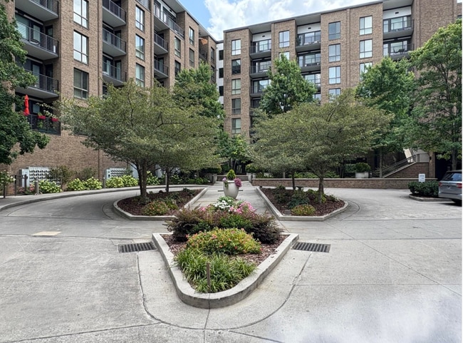 Photo - 200 Manufacturers Rd Unit 630