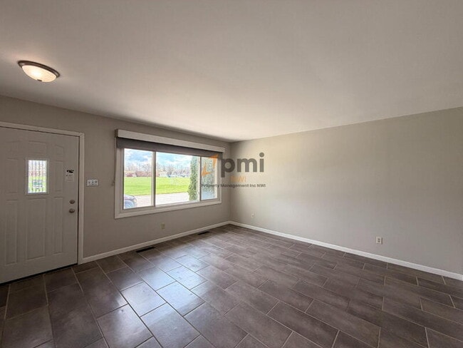 Photo - 9546 Gordon Dr