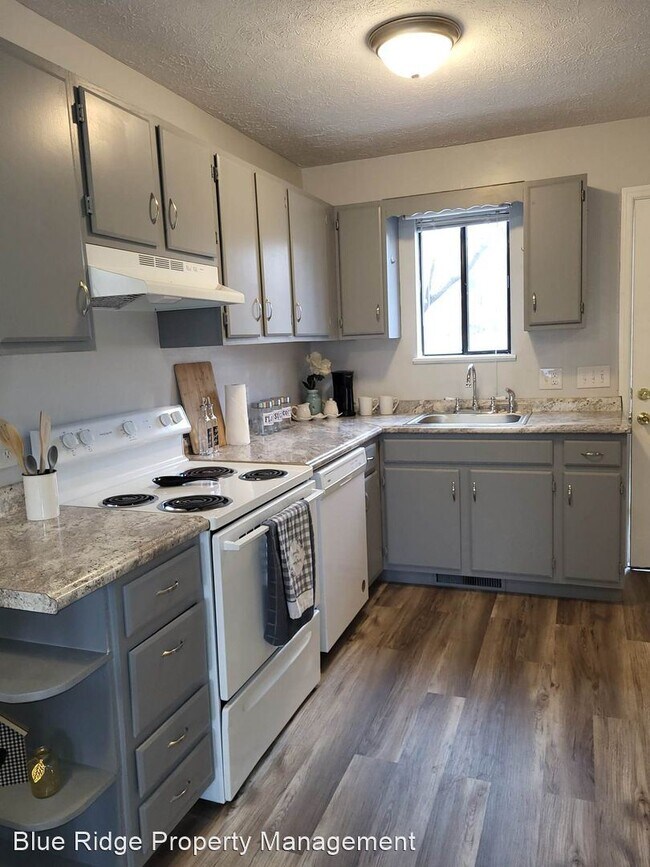 Photo - 2 br, 1.5 bath House - 104 Autumn Creek Lane