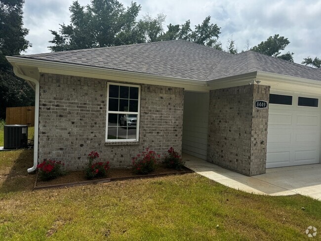 Building Photo - 8449 Garrett Dr Rental