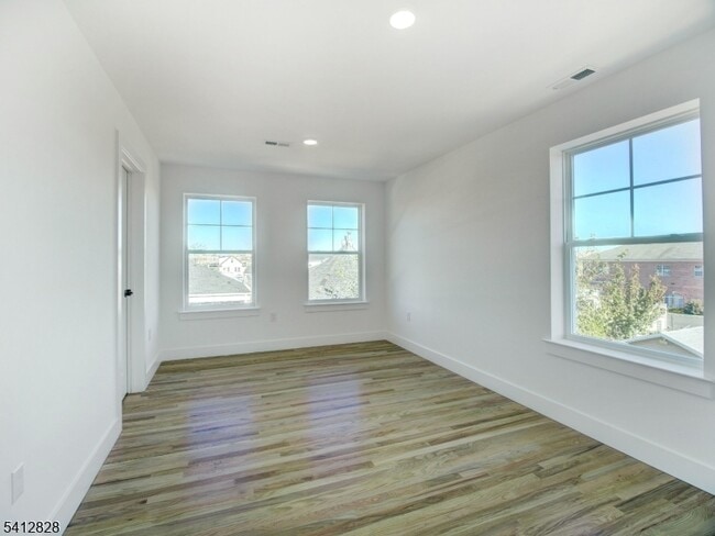 Photo - 429 Niles St Unit 2