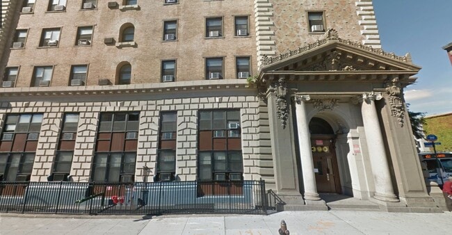 Building Photo - 390 Nostrand Ave Unit #390