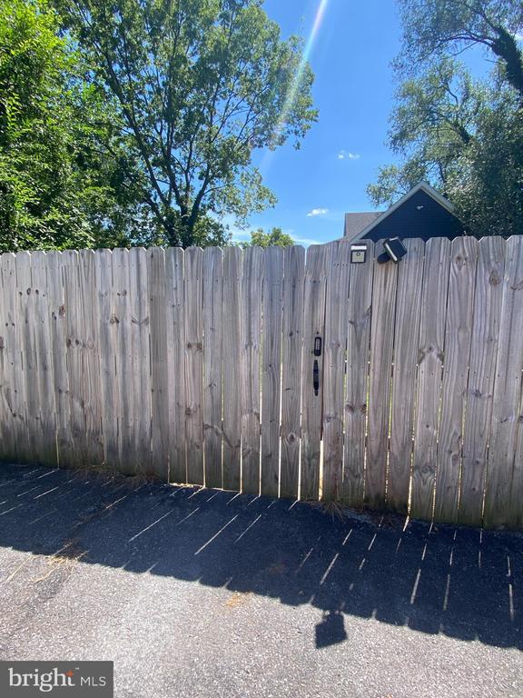 Photo - 522 W King St