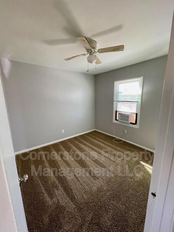 Photo - 8275 Lakeview Dr