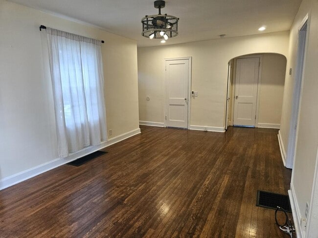 Photo - 212 Virginia Ct