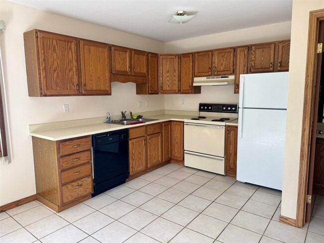 Photo - 4032 Canterbury Dr