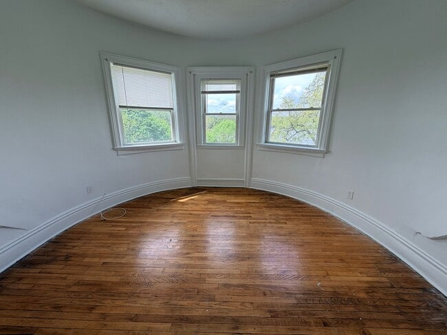 Building Photo - 166 2nd Ave Unit Apt 9