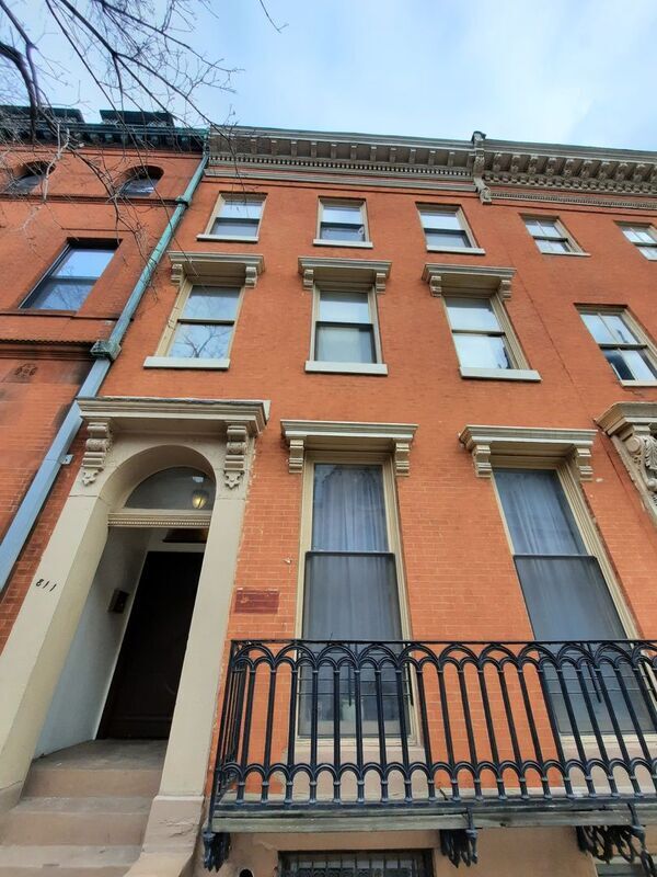 811 Park Ave