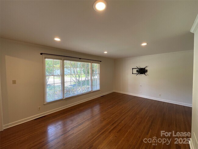 Photo - 3917 Kitley Pl