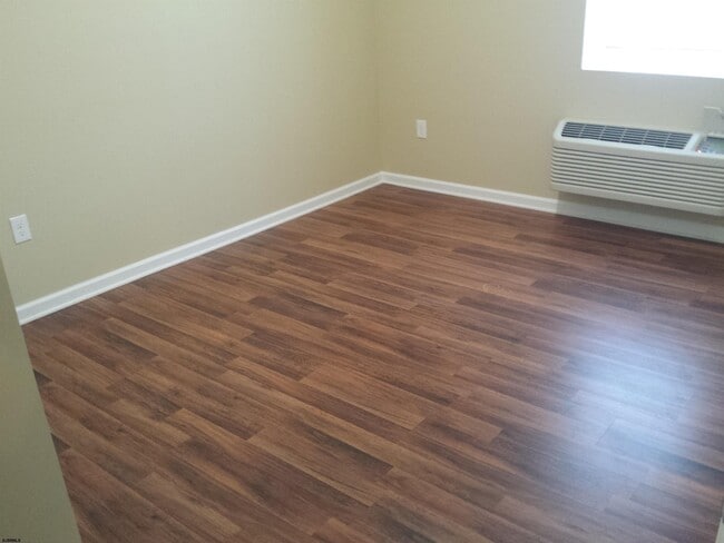 Photo - 105 W White Horse Pike
