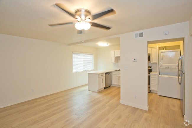 1BR, 1BA - 630 SF