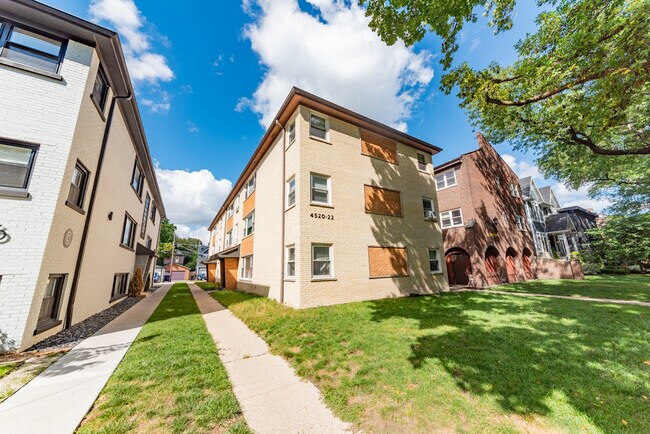 Photo - 4520 N Seeley Ave Unit 3E