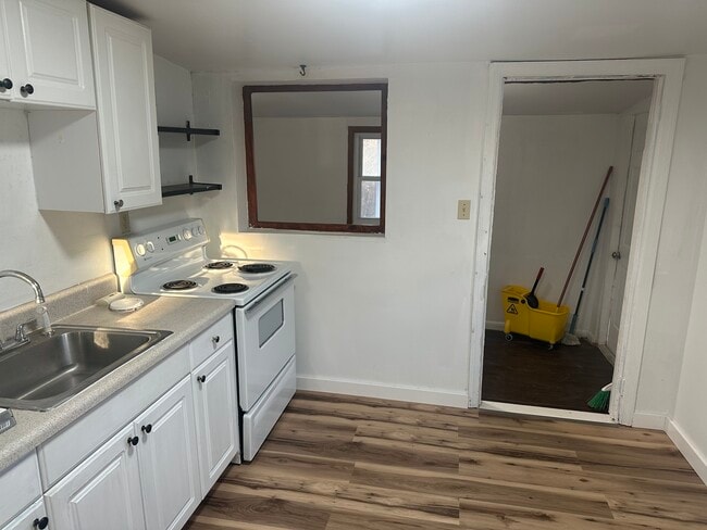 Photo - 404 Riverview Dr