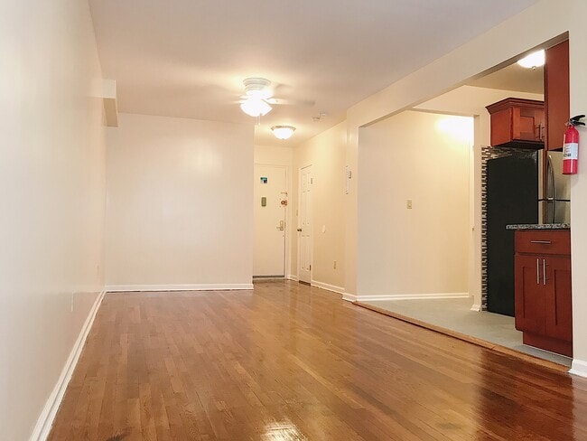 Photo - 166-05 88th Ave