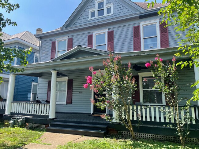 Photo - 812 Marshall Ave SW Unit Apartment A