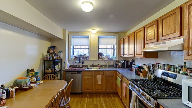 Photo - 23 Glenville Ave Unidad 1