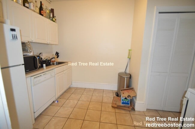 Photo - 74 Egmont St Unit 2