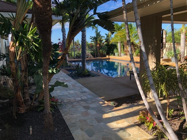 Building Photo - SOUTH MAUI BEAUTIFUL HOME WITH POOL IN MOANA ESTATES --AVAILABLE FOR A 8-12MONTH TERM