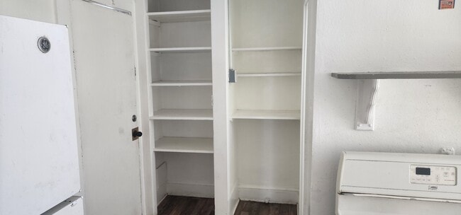 417 Earl St Unit 3