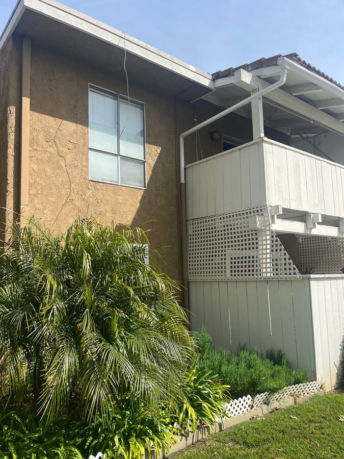 2 bedroom 1 bath unit - Ventura - 2 bedroom 1 bath unit - Ventura Condo Unit 1411