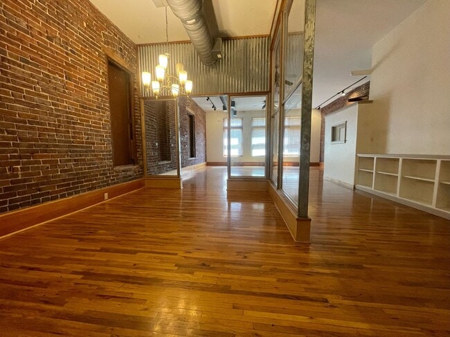 Photo - 313 Park Central E