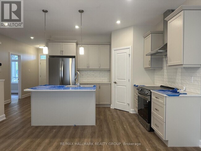 Photo - 1539 Flanders Rd