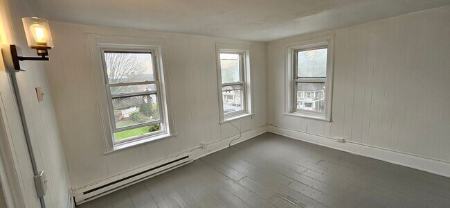 Living Room - 3201 Church St Unit 3