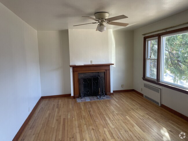 Building Photo - 2009 Carey Ct Unit 1 Rental