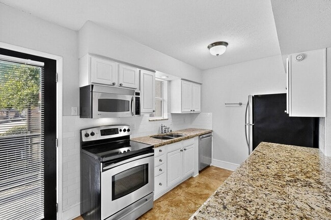 Photo - 7736 Meadow Rd Unidad 203