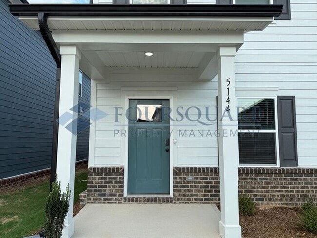 Photo - Modern 4-Bed / 2.5-Bath Single-Family Home with Loft, Gas Fireplace & 2-Car Garage – Near Downtow...