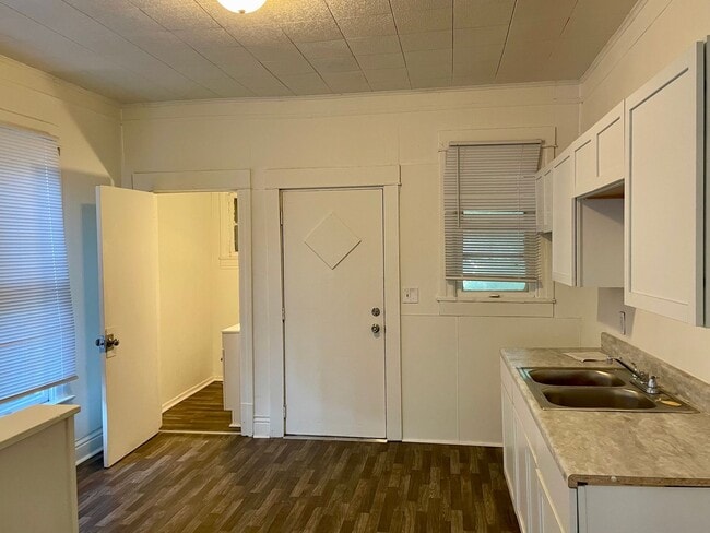 Photo - 3 Bed 1.5 Bath House - Section 8