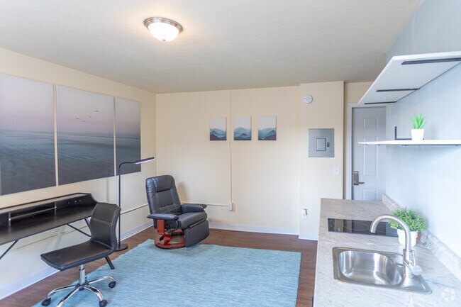 Studio, 1BA - 250 SF - The Bloks