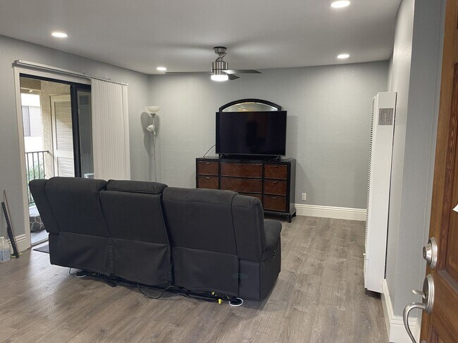 10182 Camino Ruiz Unit 62
