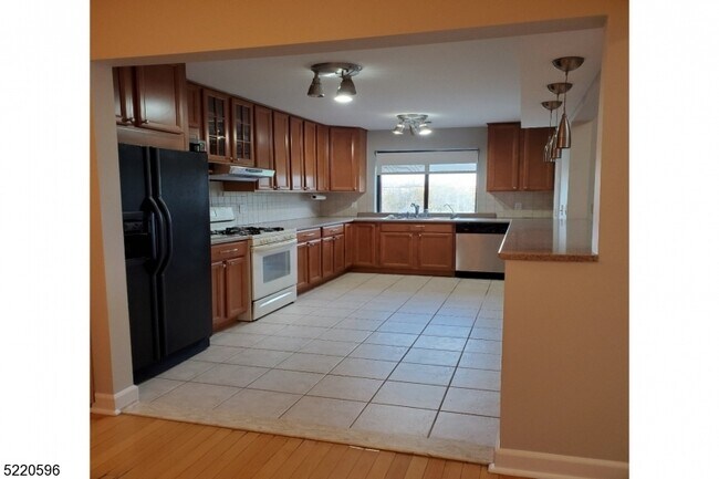 Photo - 33 Green Valley Ct