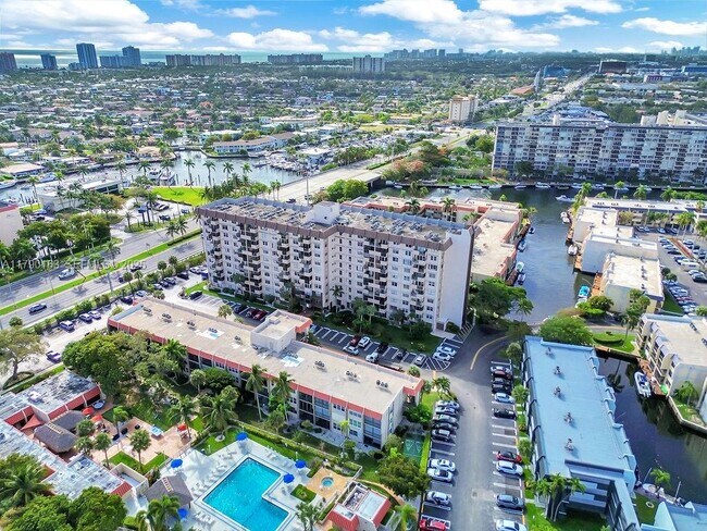 Building Photo - 777 S Federal Hwy Unit RP405