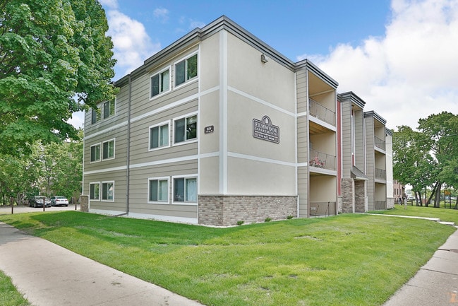 924 17th Ave - 924 17th Ave