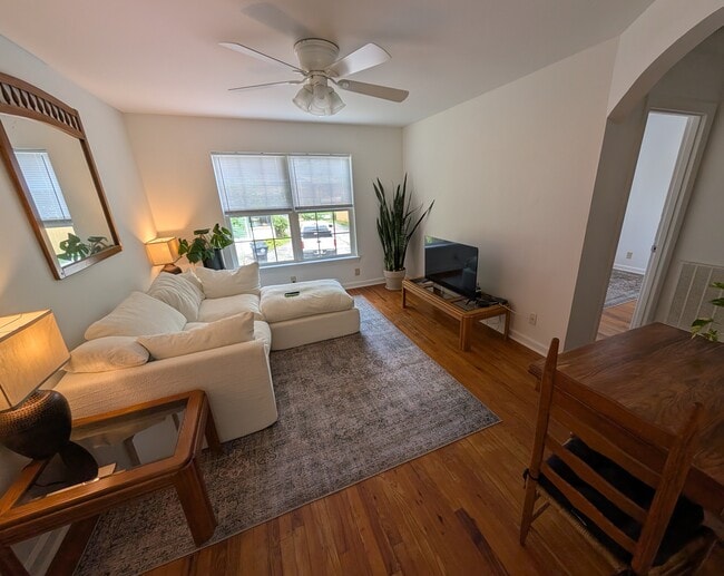 Building Photo - 1508 Merrill St Unit 1508 1/2