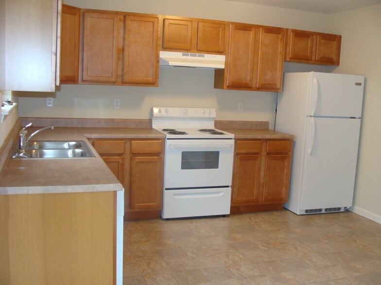 Elm Tree Commons Apartments For Rent in Moscow Mills, MO