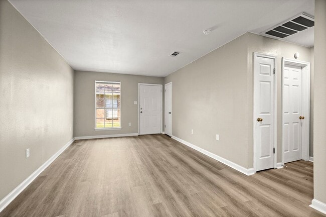 12027 Roddy Rd