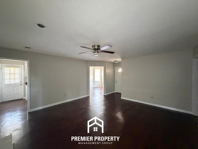 Photo - Charming 3BR/2BA Bartlett Area Home | Brick Fireplace & Bay Window