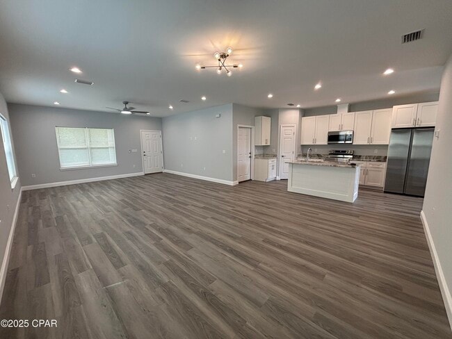 Photo - 2940 Hall Ave