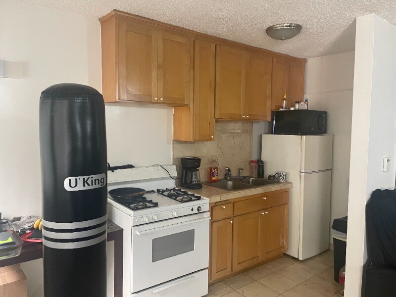 Photo - 1736 N Sycamore Ave Unidad 210