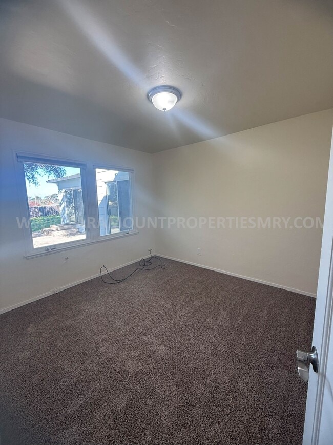 Photo - 751 Airport Rd