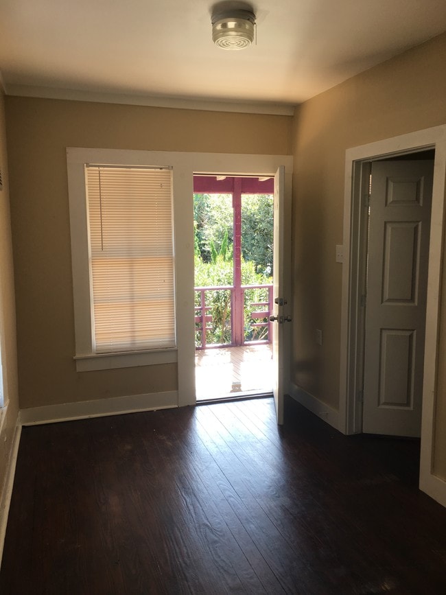 1916 Bernardo De Galvez Ave Unit 4