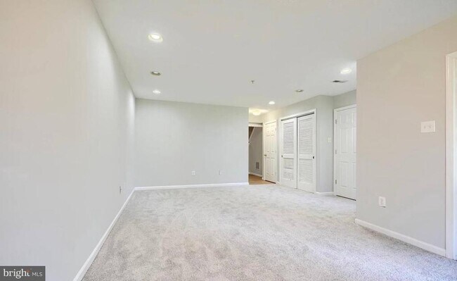 Building Photo - 9863 Decatur Rd